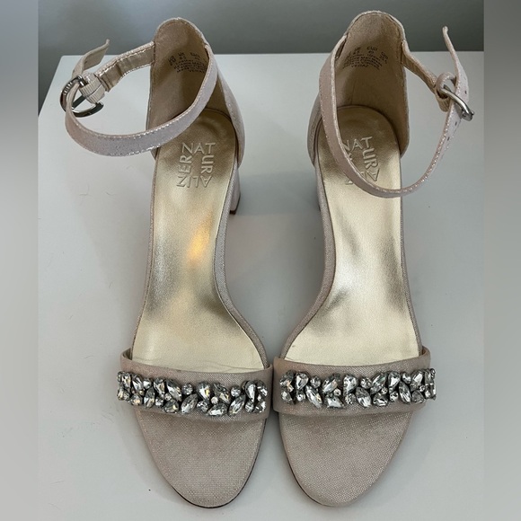 NWOB Naturalizer Sandals/Evening/Bridal Shoes Sz 9 Silver - Picture 3 of 10